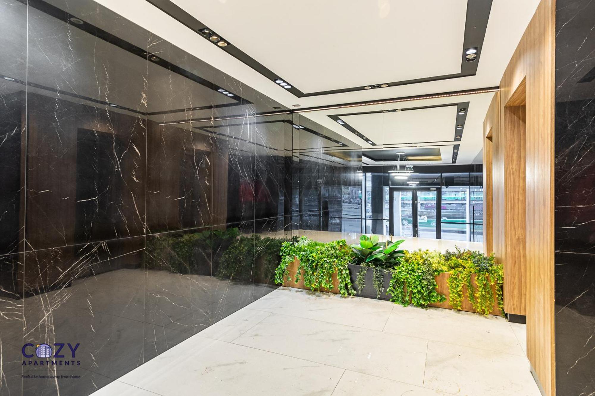 Luxury Residences & Suites In Central Brasov At Coresi Mall ภายนอก รูปภาพ